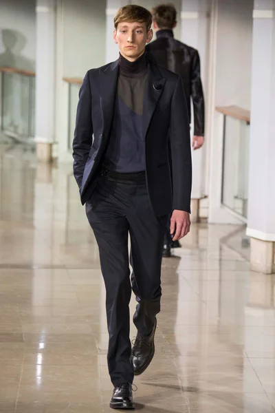 Look 38
